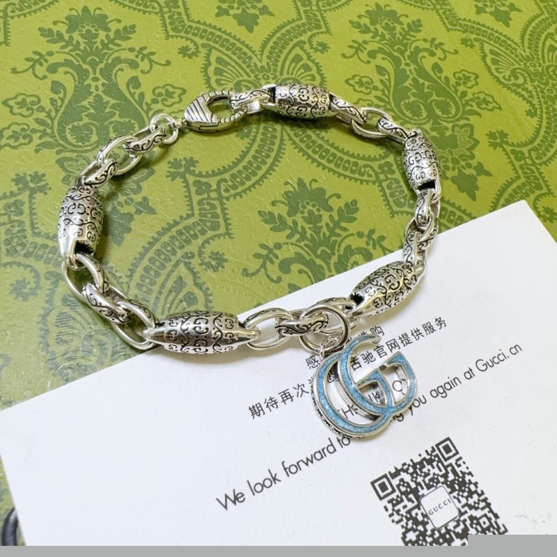 G*u*i bracelets